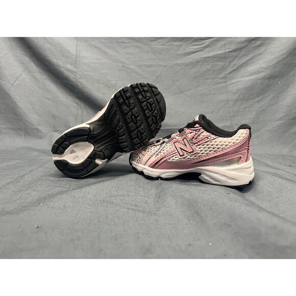 New Balance Toddlers Sneakers IZ740DK Lace Up Pink Size 8 NEW NO BOX! - Picture 2 of 10